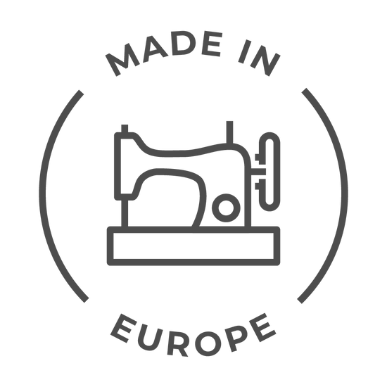 rundes Icon der Marke Awearable in grauer Schrift auf weißem Grund für Herstellung in Europa