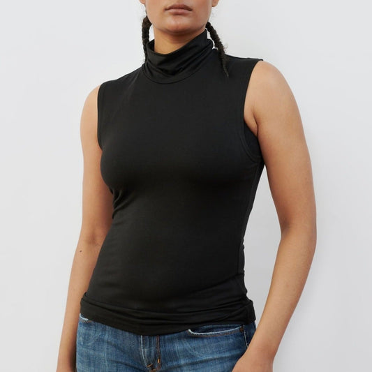 Ärmelloses Rollkragen-Top aus nachhaltigem Modal in schwarz von Awearable, einer Slow Fashion-Marke für Frauen
